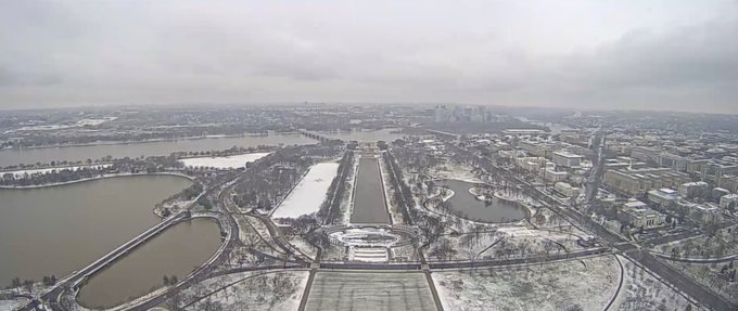 I'm starting to feel human again after my intense antibiotics and I woke up to snow this morning! https://t