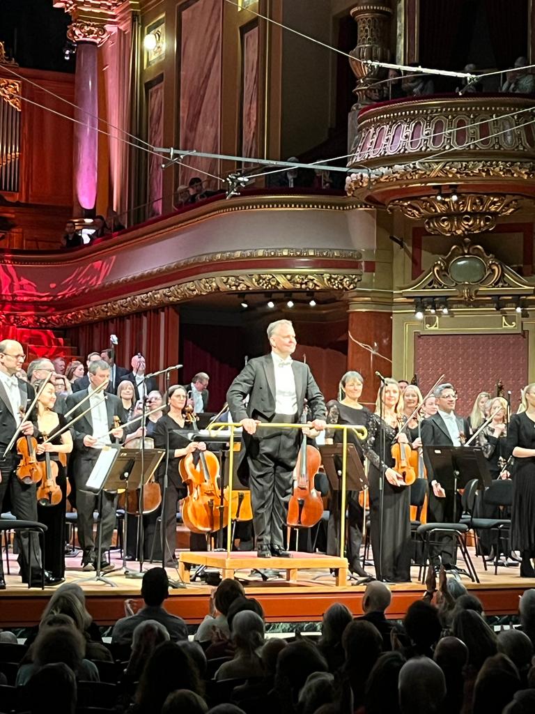 Epic Sibelius cycle with lovely @BBCSO started in Victoria Hall @geneve with Symphonies 3 and 1. Great success. Encores: #Oskar Merikanto Kesäillan Waltz and Sibelius Scene with Cranes. Tonight Symphonies 4 and 2 @tonhalle Zurich