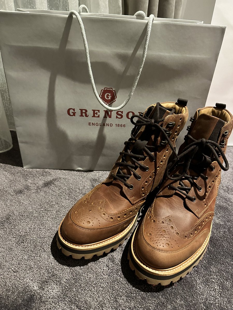 Boots checked for Davos 👍
Love this brand #Grenson