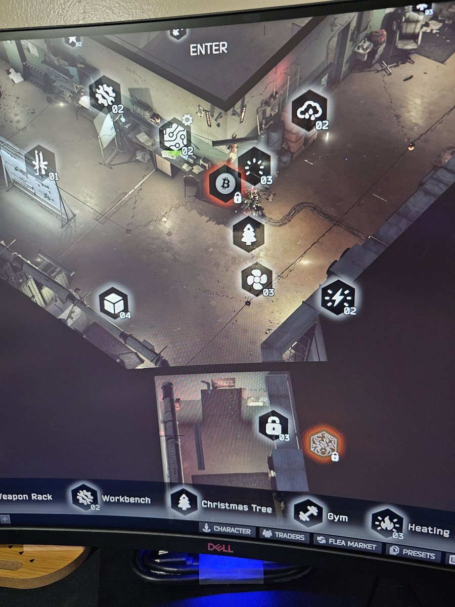 DooleyTTV's tweet photo. Christmas tree is back? https://t.co/UcHq1JuCoC
