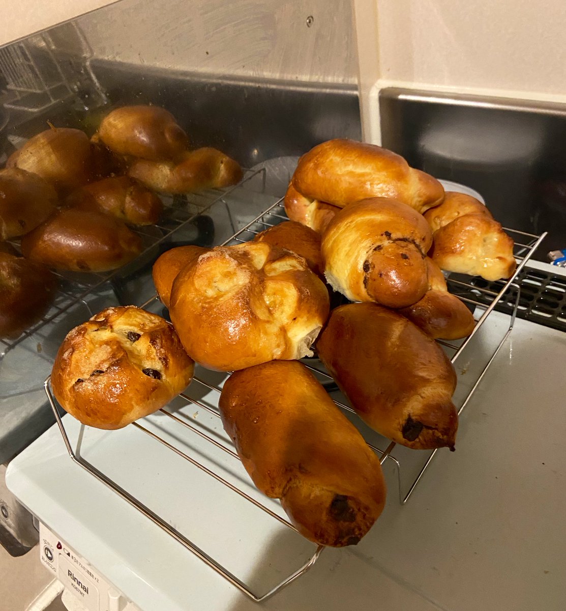 sgmtyuj's tweet photo. ヨナカにパン焼いてる人 https://t.co/cbHVGvdUzp
