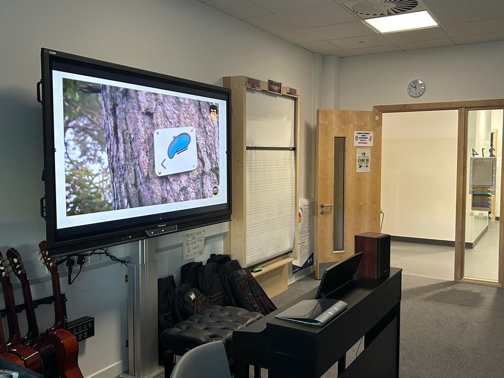 music_carrick's tweet photo. S3 studied Tam O’Shanter by watching the South Ayrshire Council Tamfest production with Jane McCarry and listening to the music of Malcolm Arnold.
@McCarryJane
@southayrshire
#Bluebonnettrail 🏴 🐴
#tamfest https://t.co/nZG4G4CIEa
