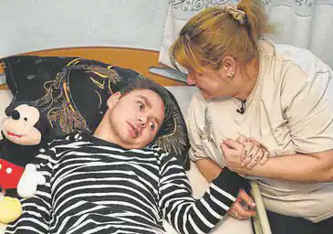 gorka581's tweet photo. Hoy se ha iniciado el Juicio por la brutal paliza a Alex.

Este joven rumano de 23 años fue asaltado indiscriminadamente por una banda de salvajes en Amorebieta sufriendo tales secuelas tras el despiadado apaleamiento que padece una discapacidad del 95%

Justicia https://t.co/Qjzyij1JsI