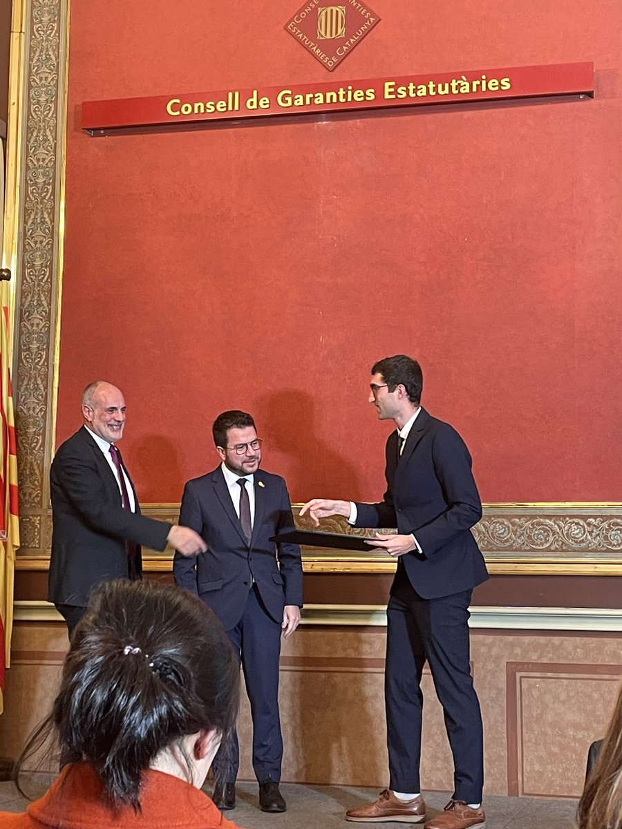 Jordi Muñoz (@jordimunozm) on Twitter photo Molt content del premi d’<a href="/autogoverncat/">Institut d'Estudis de l'Autogovern</a> a <a href="/pauvallprat/">Pau Vall-Prat</a>, un gran investigador format a <a href="/CPoliticaUB/">Ciència Política UB</a> que és de justícia reconéixer Molt content del premi d’<a href="/autogoverncat/">Institut d'Estudis de l'Autogovern</a> a <a href="/pauvallprat/">Pau Vall-Prat</a>, un gran investigador format a <a href="/CPoliticaUB/">Ciència Política UB</a> que és de justícia reconéixer