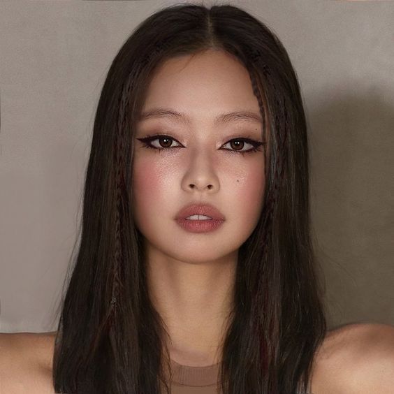 Koreaboo's tweet photo. Happy Birthday to BLACKPINK's princess, Jennie! 🎂
You are our inspiration in every way possible. You always lead with power and kindness, and we know that you'll get showered with all the love you deserve. We love you! 🩶
MISS KOREA JENNIE DAY 
#MoonlightJENNIEDay #달빛아래_빛이나는_제니의_생일파티