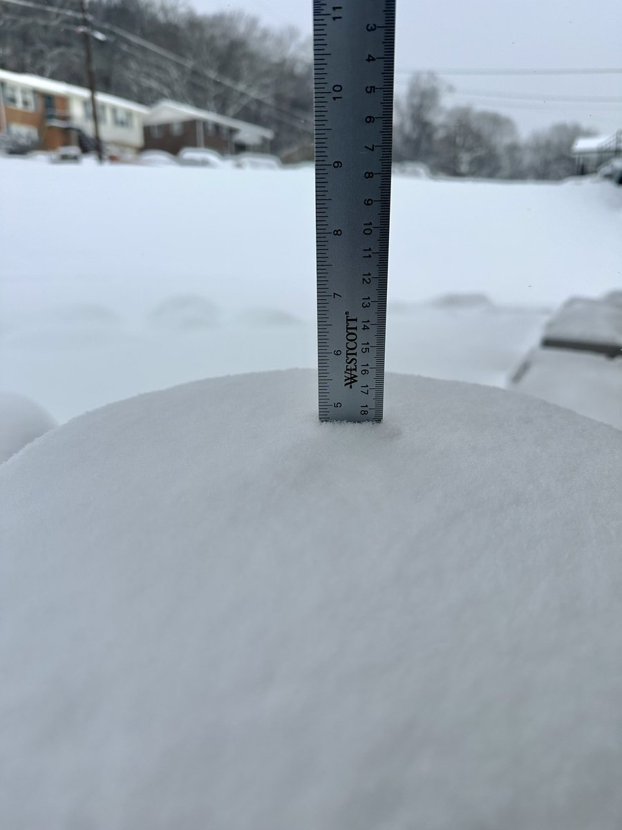 jae_mae's tweet photo. @NashSevereWx 11:15am Jan 15, Haynes Estates (NW Nashville) about 4 3/4”! #tspotter https://t.co/hcBsvcuYYO