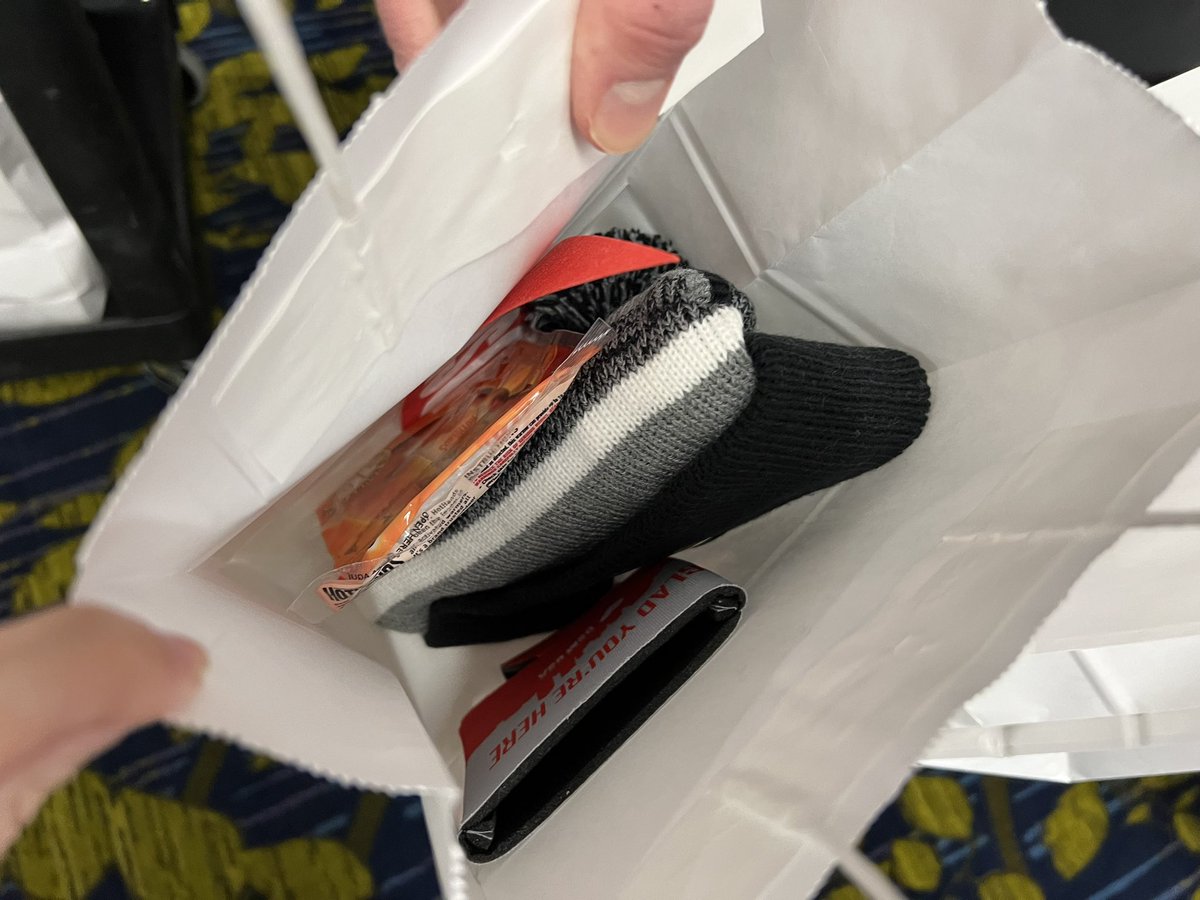 LoveDSM's tweet image. Thanks to Team @DSMpartnership for doing @iacaucus2024 media deliveries around #DSMUSA. Bags include a #DSMUSA stocking hat, hand warmers, koozie and pennant. To the 1,200 national and international media in Greater Des Moines - we are glad you’re here! #catchDSM