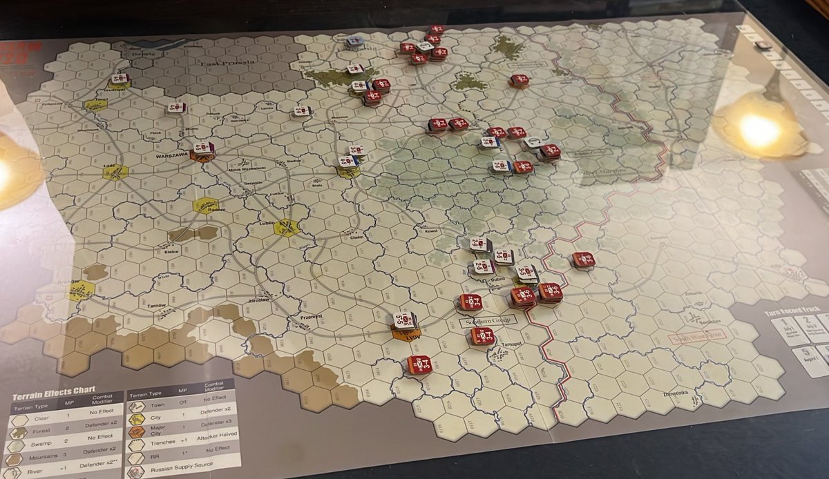 The Polish Counteroffensive begins! The Russians might not have pushed the front lines far enough forward, but only time will tell. Warsaw 1920 from Revolution Games