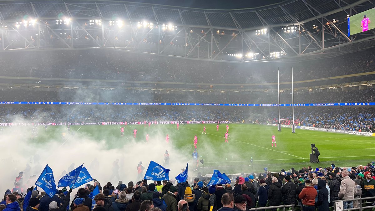 SFPBusinessClub's tweet photo. Ce week-end, 90 partenaires &amp; membres du Business Club ont vécu un moment unique à Dublin !

Au menu : présentation du match par le staff, échanges avec nos joueurs, visite de Dublin, restaurants &amp; match à l’Aviva.

Merci à nos partenaires pour leur confiance ! https://t.co/xaC3cfon6M