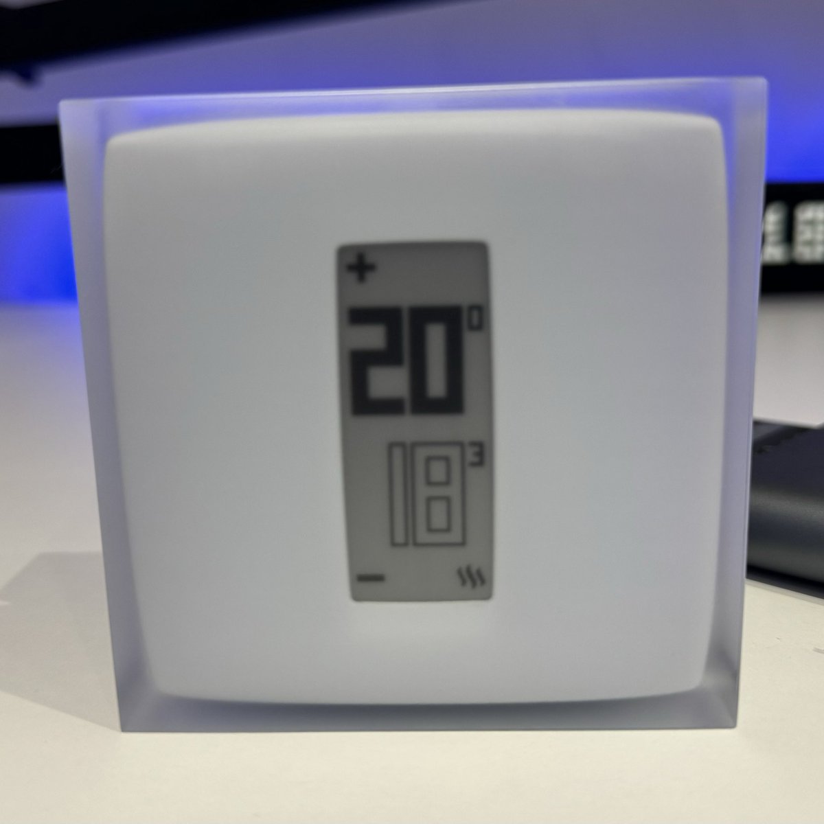 danielotech's tweet photo. Llevo unos cuantos años con el termostato inteligente de @netatmo y estoy muy contento con su funcionamiento aunque no tanto con su pantalla. De buenas a primeras amaneció así… La he sustituido por esta de #AliExpress y funciona perfecto!👌
👉 https://t.co/wgKOveWieb https://t.co/CfkqGbChHk
