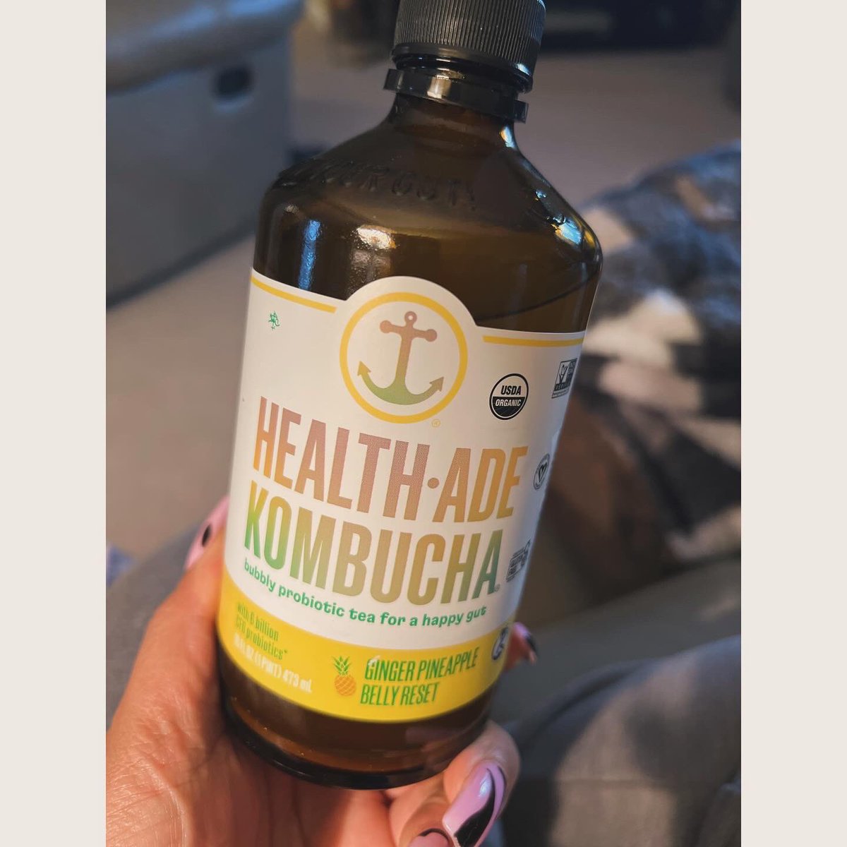 Def. been drinking my teas & kombucha lately with the seasonal cold/germ season floating around lol 😂 🍵. Love adding @ComvitaNZ honey for an extra boost 😊. 

#tea #comvita #kombucha