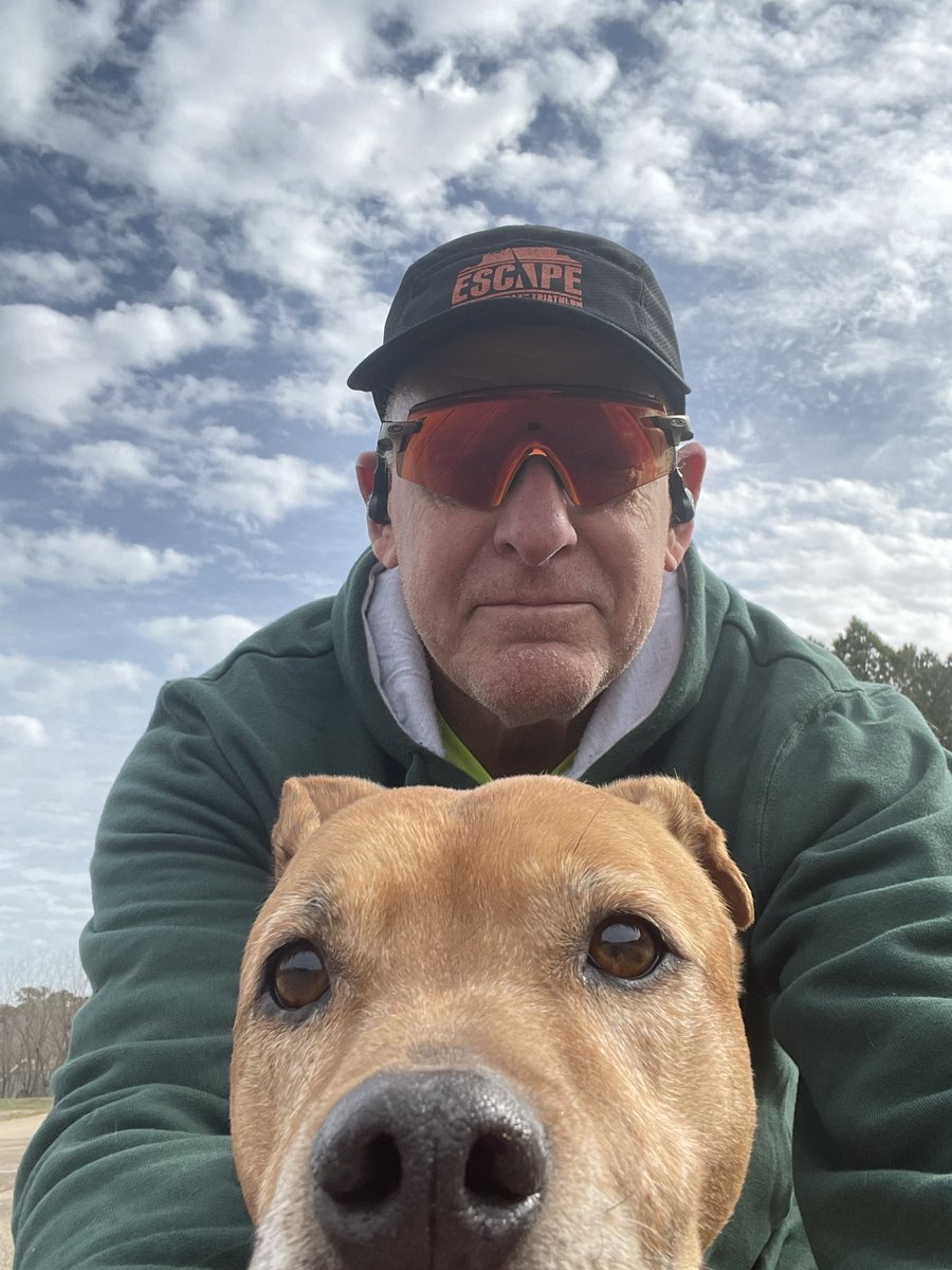 The_Fit_Guru's tweet image. Me and Missy did a track workout today (well, hers were sort of a track workout) 🏃 How do you feel about rack workouts? Love them or hate them?
#triathlontraining #trackworkout #runninglife #halfmarathon