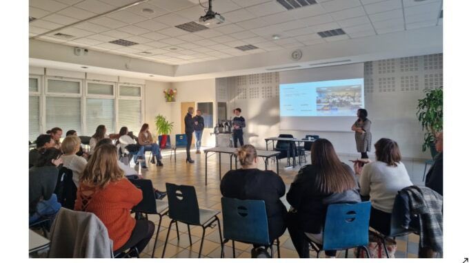 Jeudi dernier au collège Colbert (<a href="/AcReims/">Académie de Reims</a>) pour rencontrer les élèves du niveau 6ème. 
Un café des parents à été organisé également, en fin de journée, afin de leur présenter les ateliers réalisés avec les jeunes sur la thématique du harcèlement à l’école. 
Merci