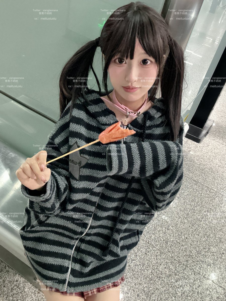 福利姬香蕉不呐呐分享的黄推图片2 - 网红私拍内容