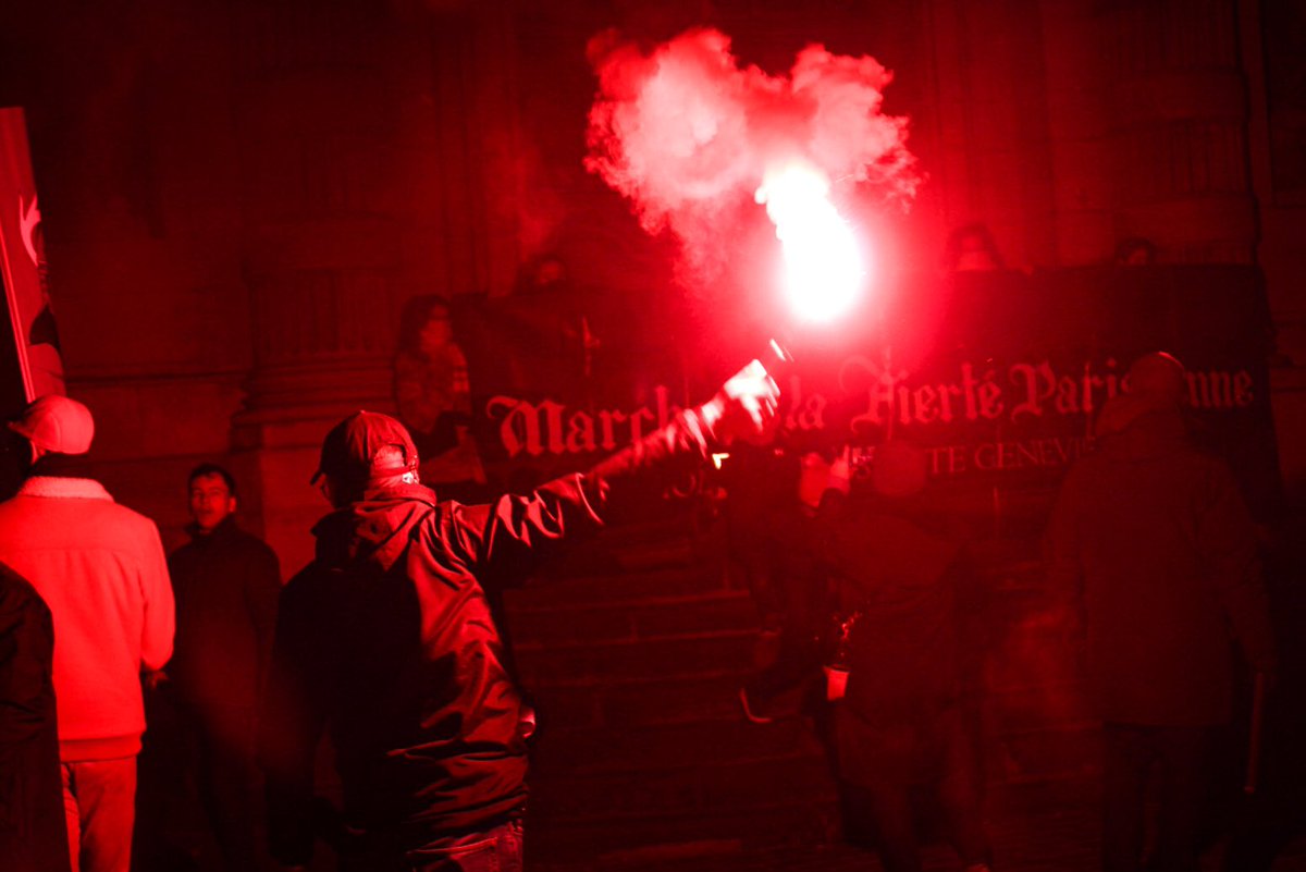 mouv_lemaquis's tweet photo. 🔵🔴 Marche de la Fierté Parisienne 2024 

Ce week, le Maquis est monté à Paris rendre hommage à Sainte Geneviève lors d'une grande marche aux flambeaux organisée par @ParisFierte

🛡 Rendre hommages à nos ancêtres qui se sont battus pour défendre notre identité (1/2) https://t.co/XeSBqnG6LA