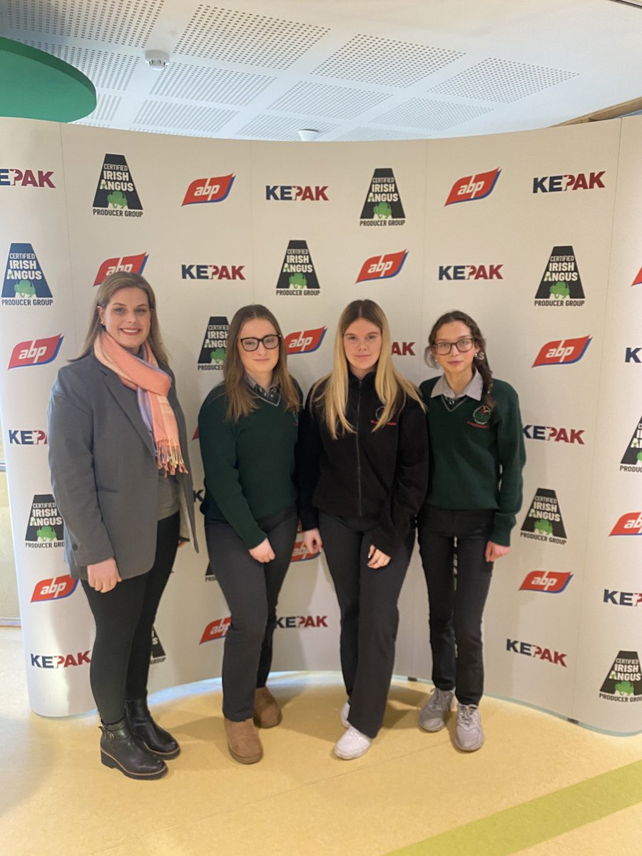 McGannMargo's tweet image. Destination Fermoy @teagasc Moorepark @IrishAngusBeef Competition interview stage. Best of luck @FriaryCollege #womeninag 🐄