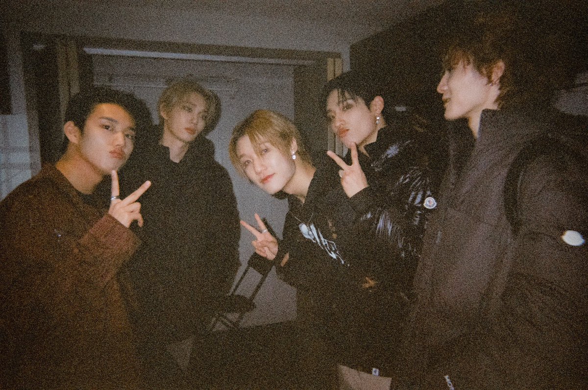 jbhearvt's tweet photo. why you should stan p1harmony because they’re releasing a FULL album soon so you have to stan them https://t.co/C0VxMebUKe