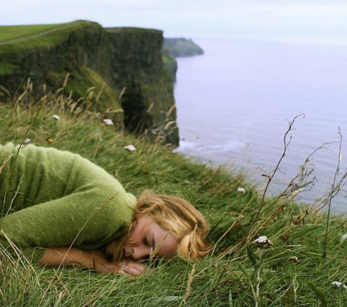cheesetouch69's tweet photo. national internet outage this national internet outage that how about we all go on an outING outside and reconnect with nature because this is me rn btw https://t.co/6rEuB7DvUX