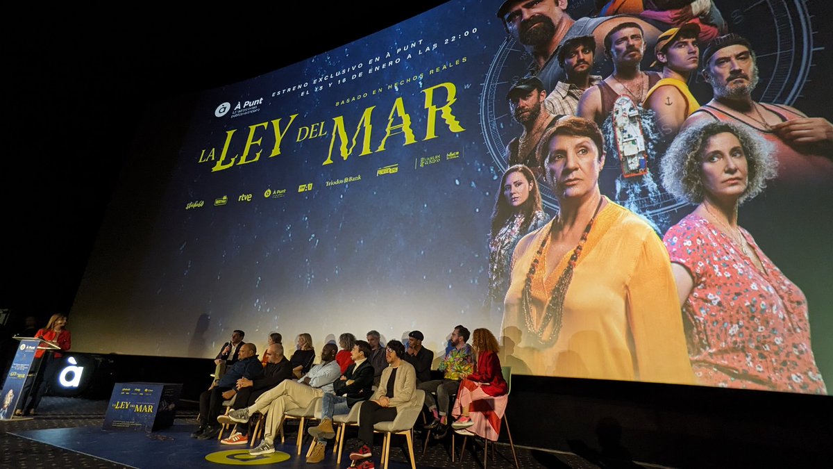 ZapatosDeClaque's tweet photo. #LaleydelMar està a punt de lliurar-se a tots els espectadors d'@apunt_media. 
Una vida heroica que calia ser contada i un elenc tècnic i artístic de primera. 
Perquè... Calen molts més Durà i Irles en el Mediterrani.

📍Preestrena a Yelmo Alacant. https://t.co/fkB4u0marW