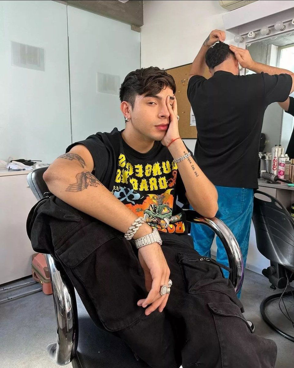 irusherkingg's tweet image. ⠀⠀
El de los rulos 🫥
⠀⠀