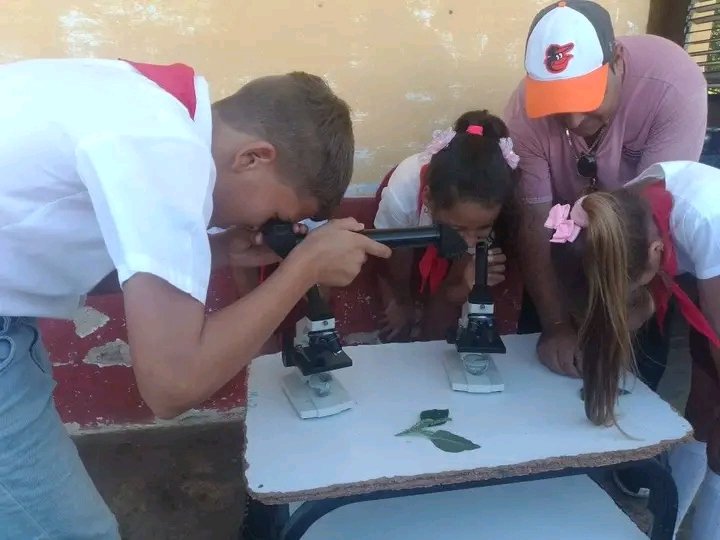 Se realiza en la institución educativa Miguel Rivera Martín del municipio Majagua actividad en conmemoración al día de la ciencia cubana. #MajaguaUnida #Latir