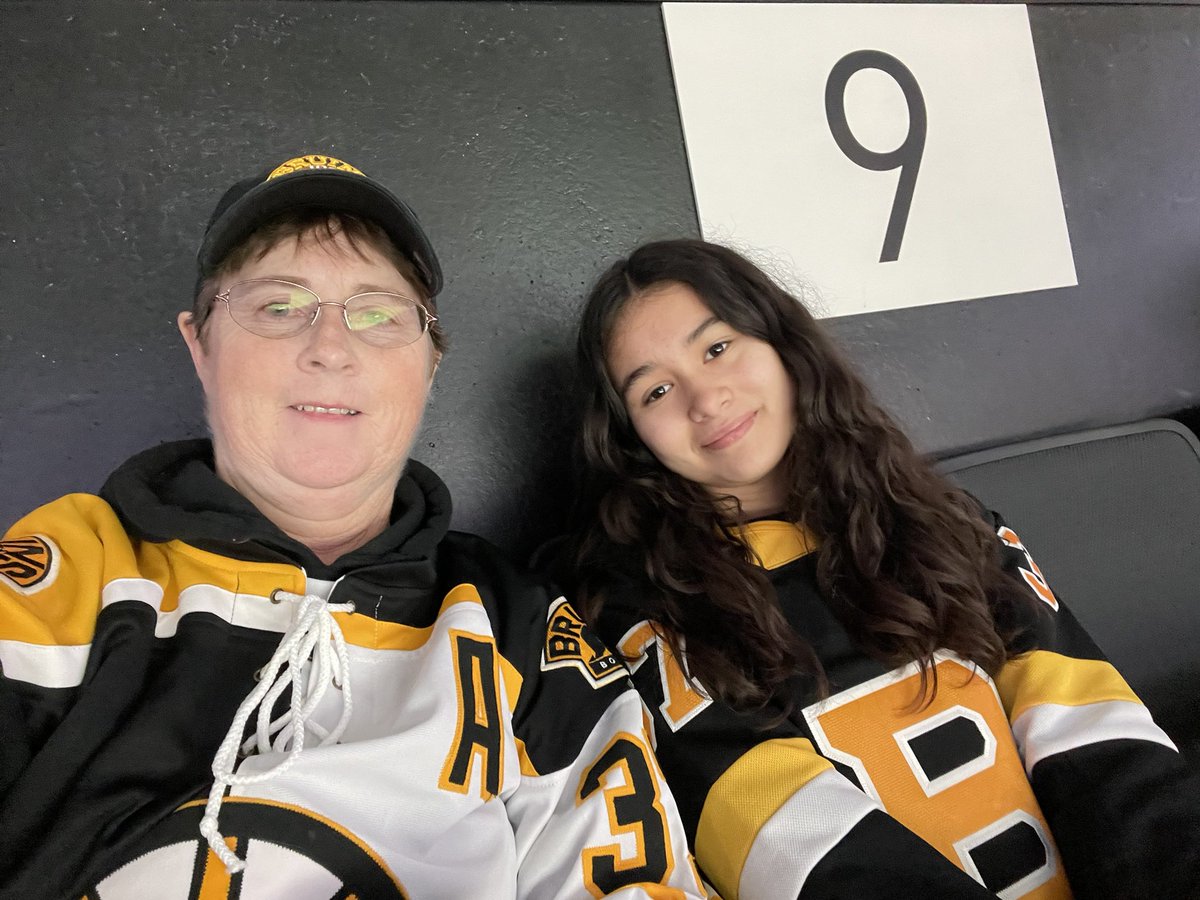 sjp144's tweet photo. It is hockey 🏒 #NHLBruins weather 🥶 Go Boston Bruins 🏒 https://t.co/g1SIGvYsbY