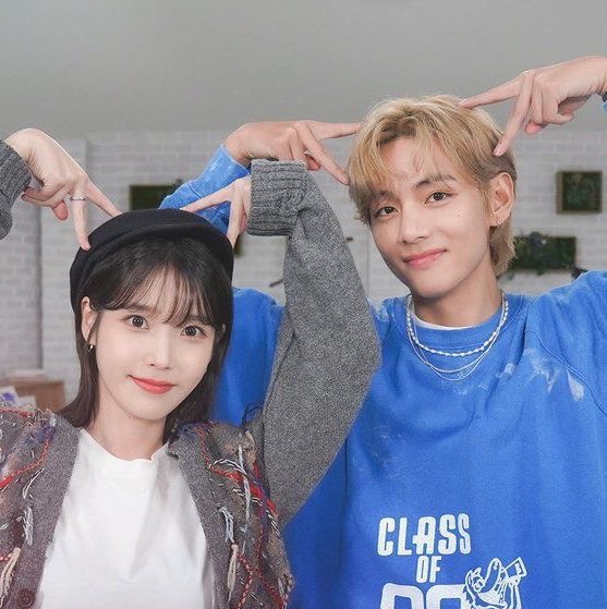 🚨 UFFICIALE 🚨

Come anticipato a Dicembre 2023, Taehyung sarà il protagonista maschile nel MV del nuovo singolo di IU “Love wins”! [ATTENZIONE: Non sarà un feat, Taehyung farà l’attore nel MV]
 
RILASCIO: 24 Gennaio 10:00AM🇮🇹

#Love_wins #TaehyungxIU IU X V
KIM TAEHYUNG THE