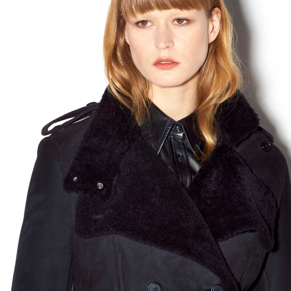 The 70s coat in black shearling : a cocoon of softness

Photos - Thomas Lachambre
Model - Sabina Ruegg 
Hair &amp; Makeup - Flavio Nunes

#wintercoat #barbarabui #winter24 #winterdressing #parisianbrand #frenchdesigner