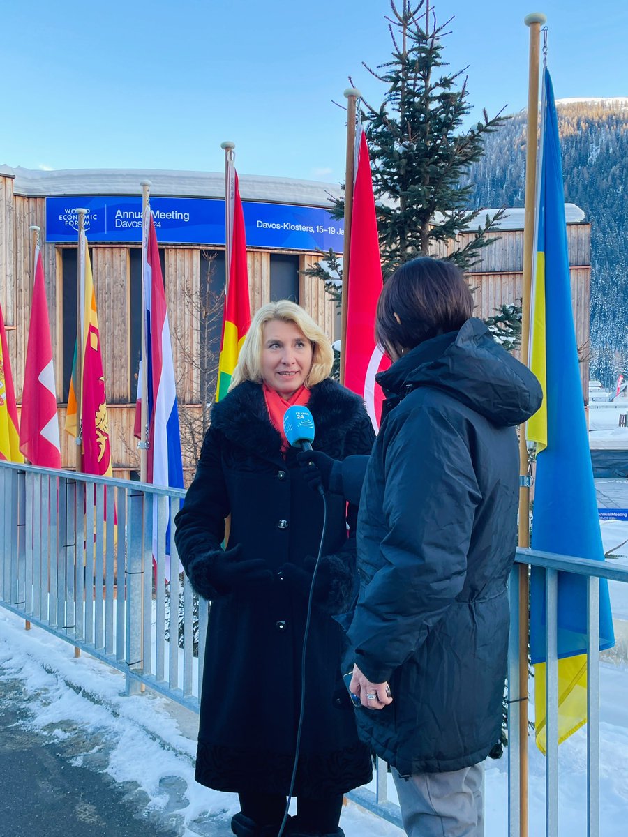 Kicking off our broadcasting agenda in #Davos with @FRANCE24. Our @BJavorcik spoke with @YukaF24 & told her that in order to prevent fragmentation from becoming a self-fulfilling prophesy, we need more international cooperation and rebuilding of trust. #WEF24 @EBRD