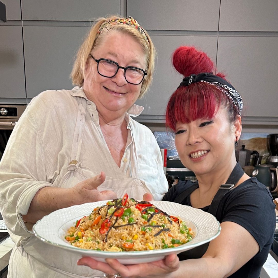 RosemaryShrager's tweet image. Remembering some tasty Asian dishes I cooked with my dear friend, Cherish Finden, in my kitchen.
Is anyone else feeling hungry now?

 #AsianCuisine #CookingWithFriends #FoodieMemories #TastyDishes #HomeCooking #FoodInspiration #KitchenAdventures