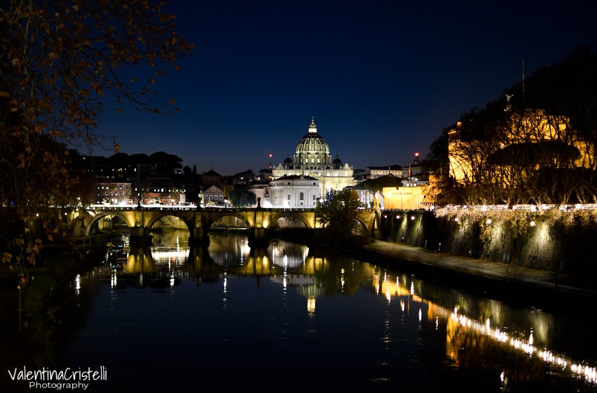 Roma by night

#roma #romacapitale #italia #beautyfromitaly #italy