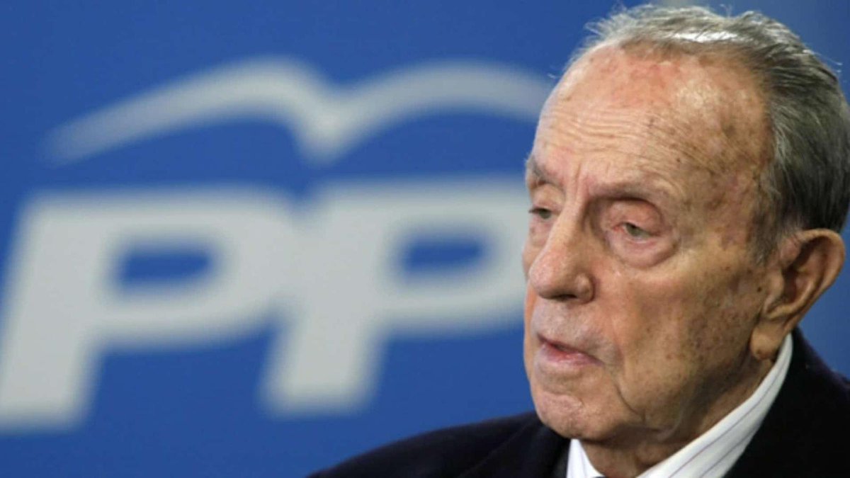 Hoy hace 12 años que falleció Manuel Fraga, padre de la Constitución y político clave en la Transición y la democracia.

Su recuerdo está siempre con nosotros y nuestro agradecimiento por unir a liberales y conservadores en un mismo proyecto.