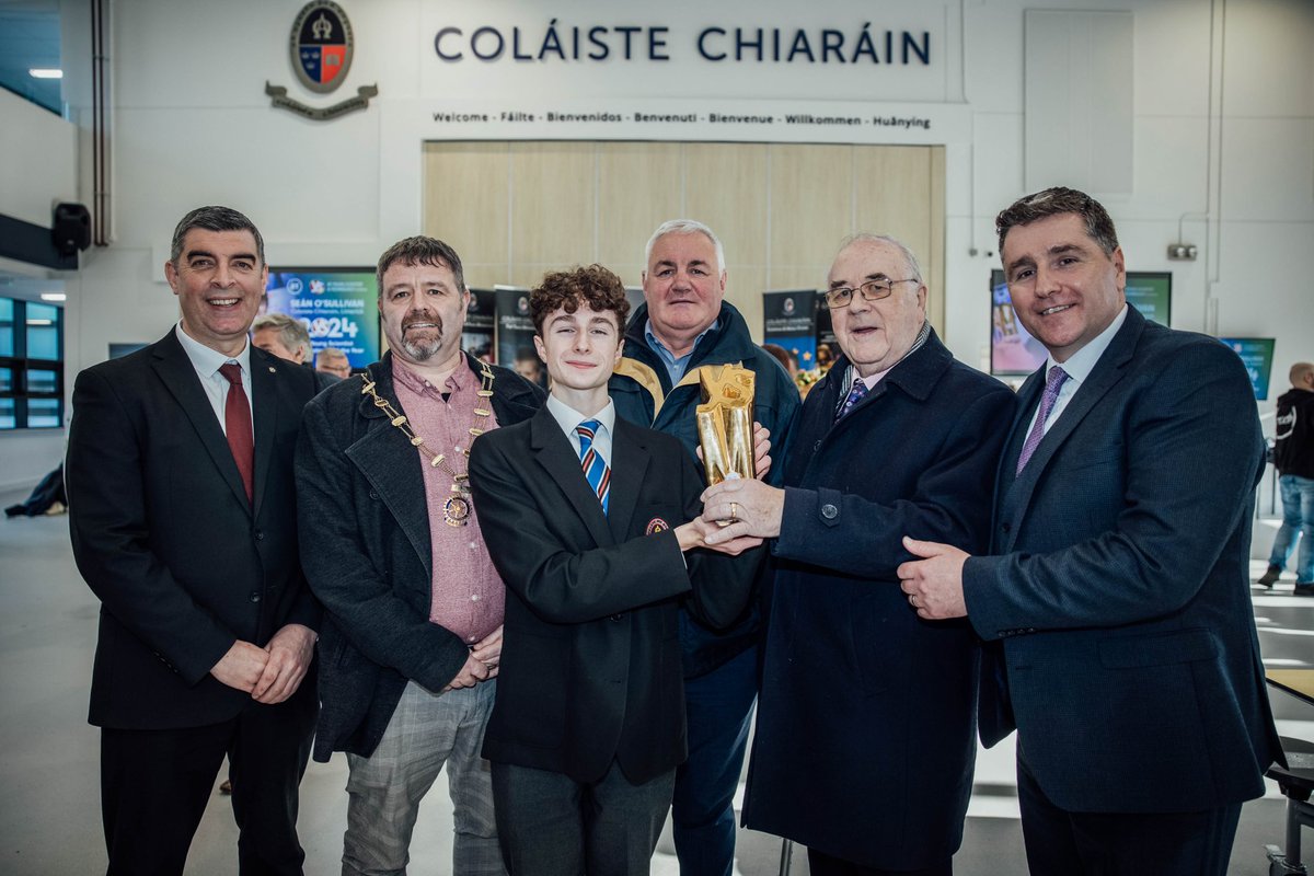 Delighted to be invited to welcome @BTYSTE winner Sean O’Sullivan home to @colaiste with @LimerickRotary and over 700 students #LimerickAbú #LimerickEdge 📸 @brianarthur
