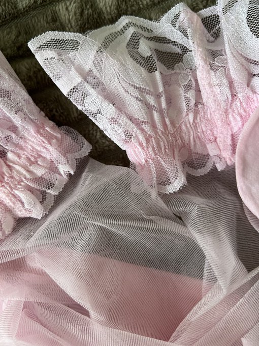 as one man said, these legs deserve a lot of nylon, one of his gifts 🎀💕 https://t.co/cJbAQgSa2H