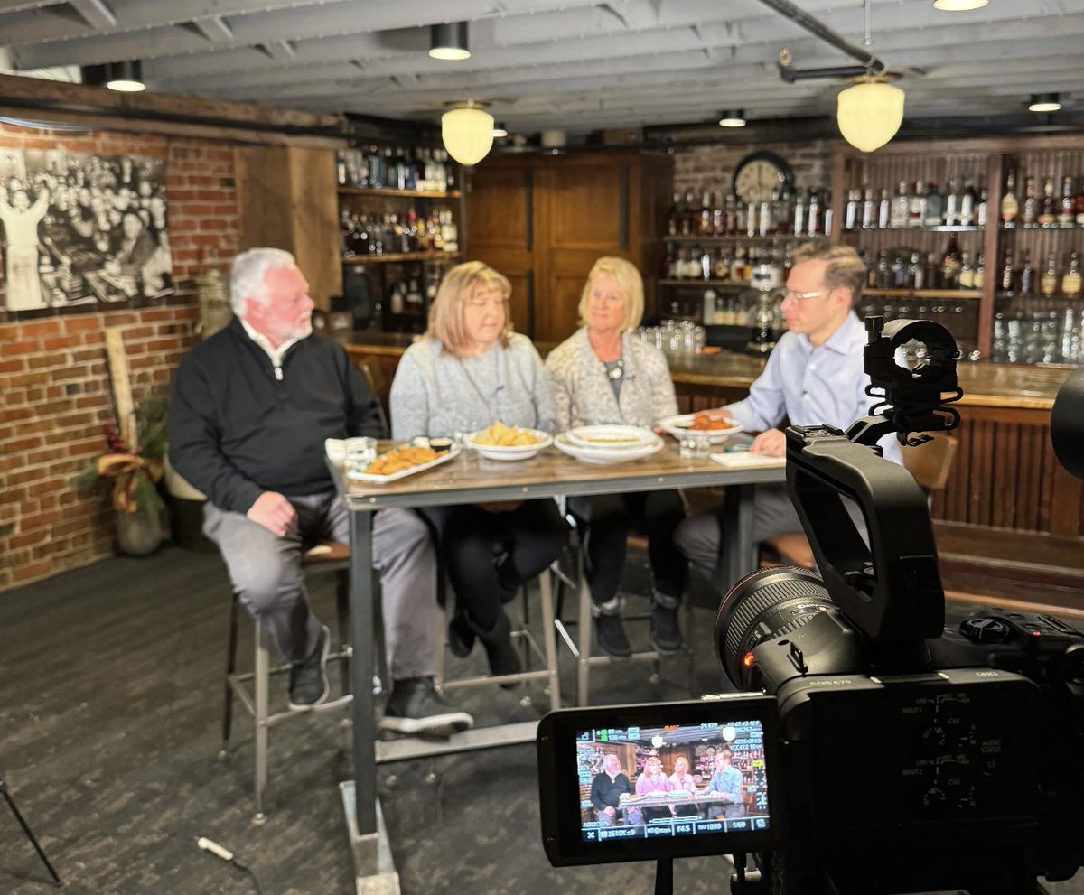 A Trump, Haley and DeSantis supporter walk into a bar...

On the ground these past few days for <a href="/ABC/">ABC News</a> News ahead of the #IowaCaucuses producing and filming a roundtable of GOP voters at a Des Moines bar!

WATCH HERE:
youtube.com/watch?v=O_oE2v…