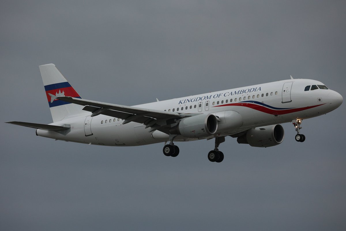 ogspotting's tweet photo. @ogspotting #zrhmovements #lszh #zrh #zrhfanphoto #Airbus 
B-6738 Kingdom of Cambodia Airbus A320-200  
MSN: 4507  
Delivered: 03/2011 at China Southern Airlines,
02/2013 Kingdom of Cambodia (No registration worn)                               
Zuerich Airport 15/01/2024 https://t.co/61tBaxBTga