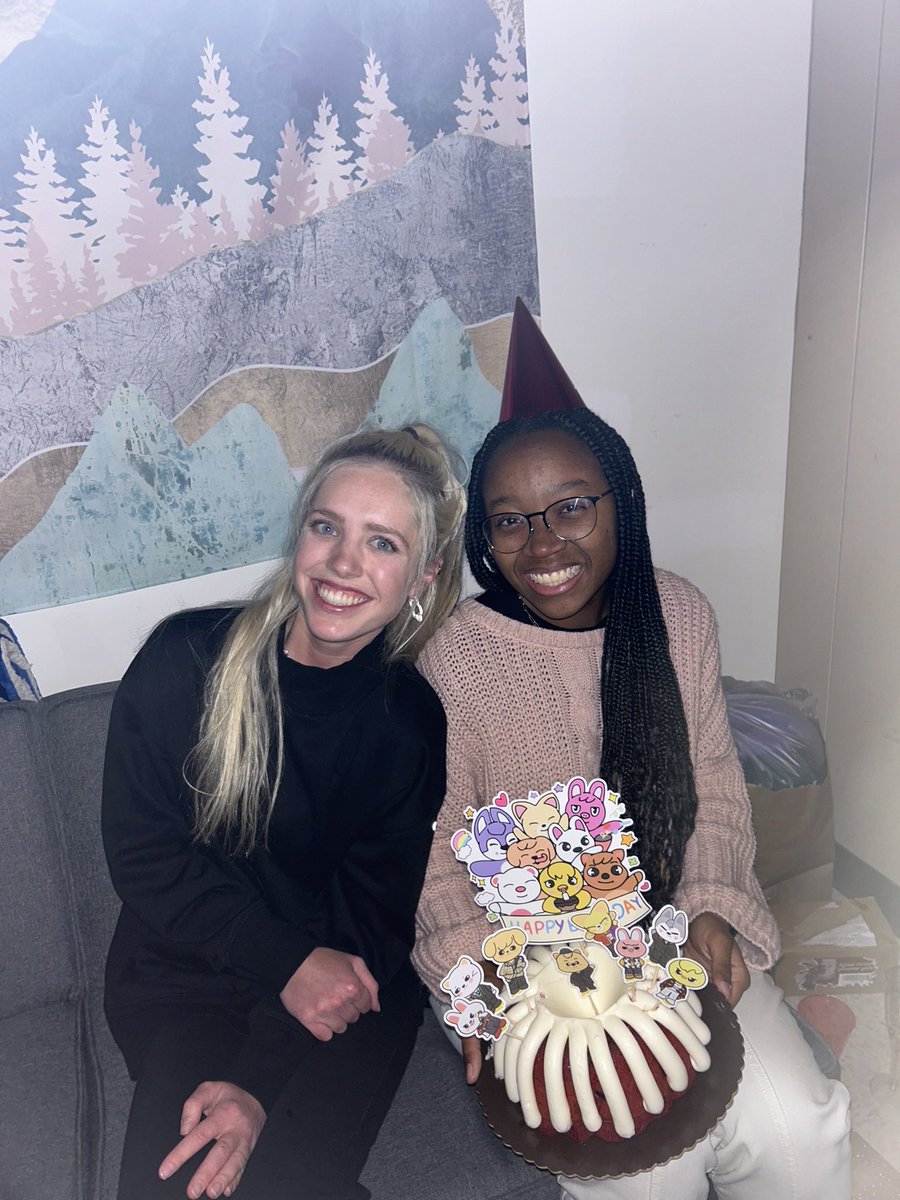 ndsnms's tweet photo. Look how cute we are 🥺 miss my wifey can’t wait to see her this week 😎 https://t.co/V9OnO0ljSk