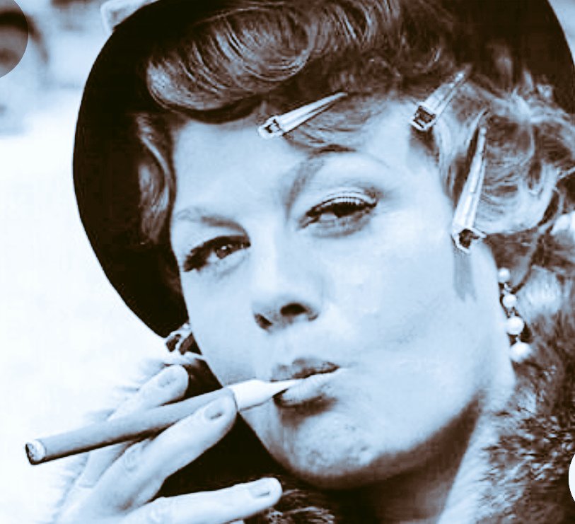 meinnyc130's tweet photo. Believe me when I tell you...lol...We were SCARED SHITLESS in Our first Acting Class with Shelley Winters... LOL 🤣... only, like, 9 of us in Class....

She was WONDERFUL and I learned  A LOT...

...EVEN IF she Rambled, Incessantly...lol..😉
#APatchOfBlue..
#TCMParty https://t.co/9xEqh6j7G2