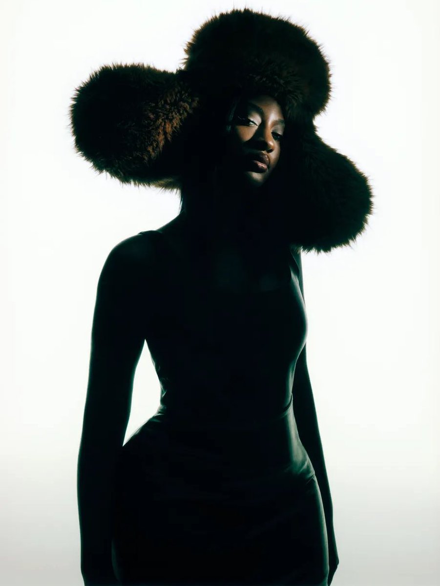 muglare's tweet photo. Tems for The Cut Magazine, styled by Jessica Willis and shot by Andrew Vowles https://t.co/jjQgt3o0pz