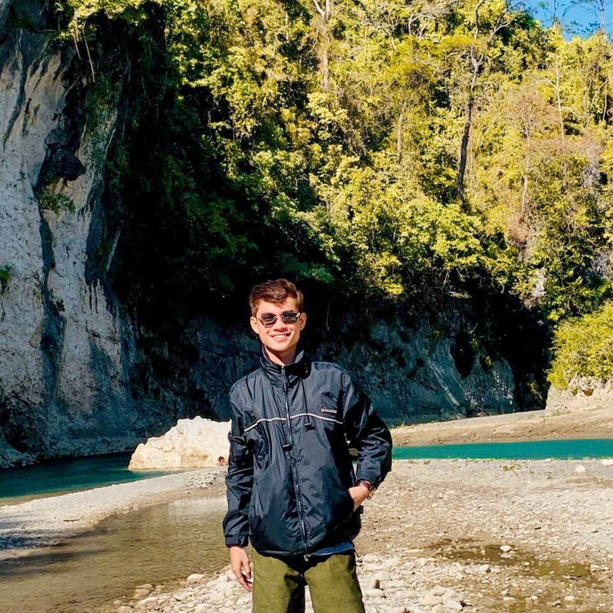 AdrianoJayvee's tweet photo. 🌿 https://t.co/VRKHBdSaTM