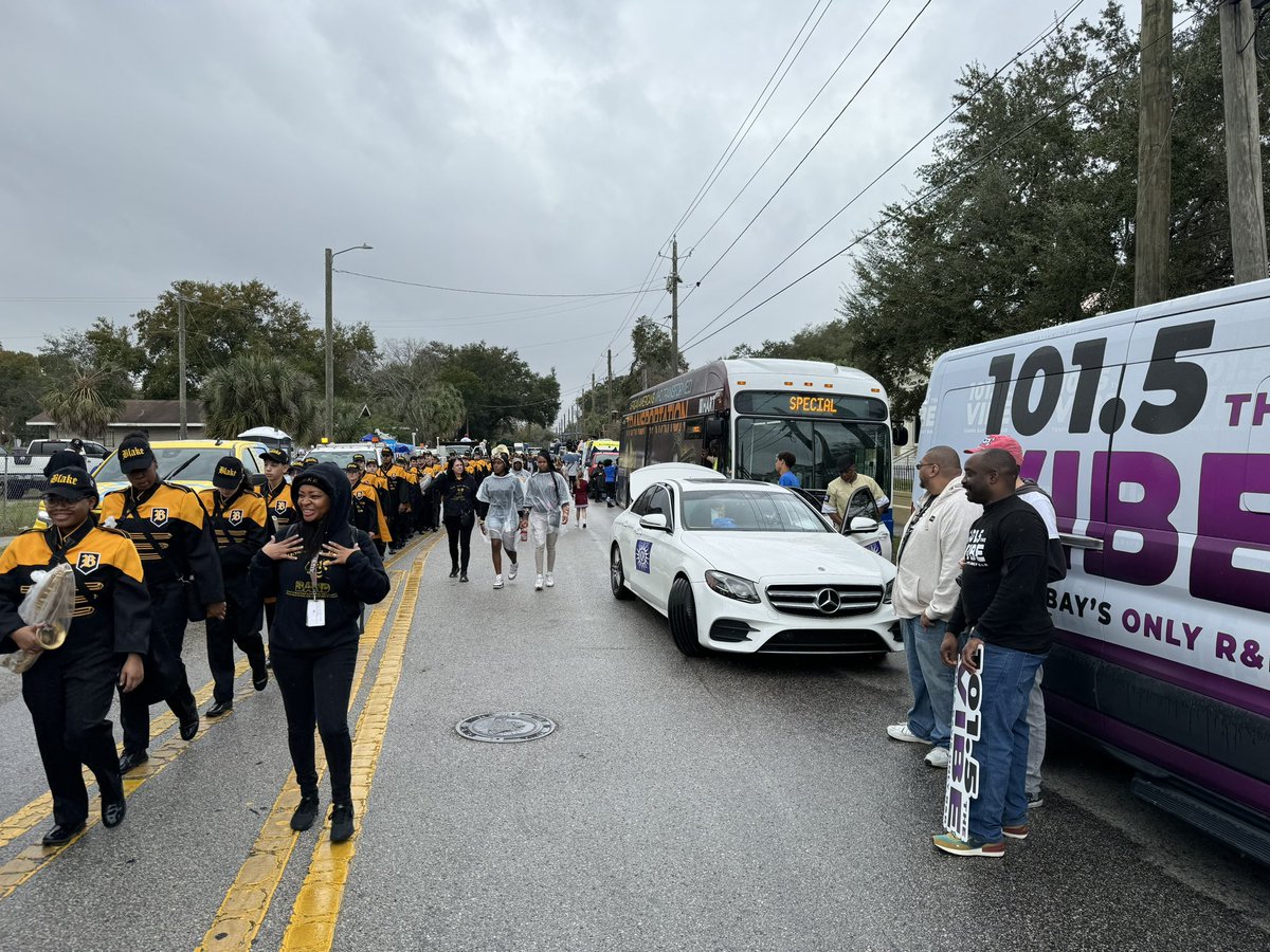 MikeOliviero's tweet image. Parade ready #MLKJrParadeTampa #VibeWithUs @1015vibe #MLKDay