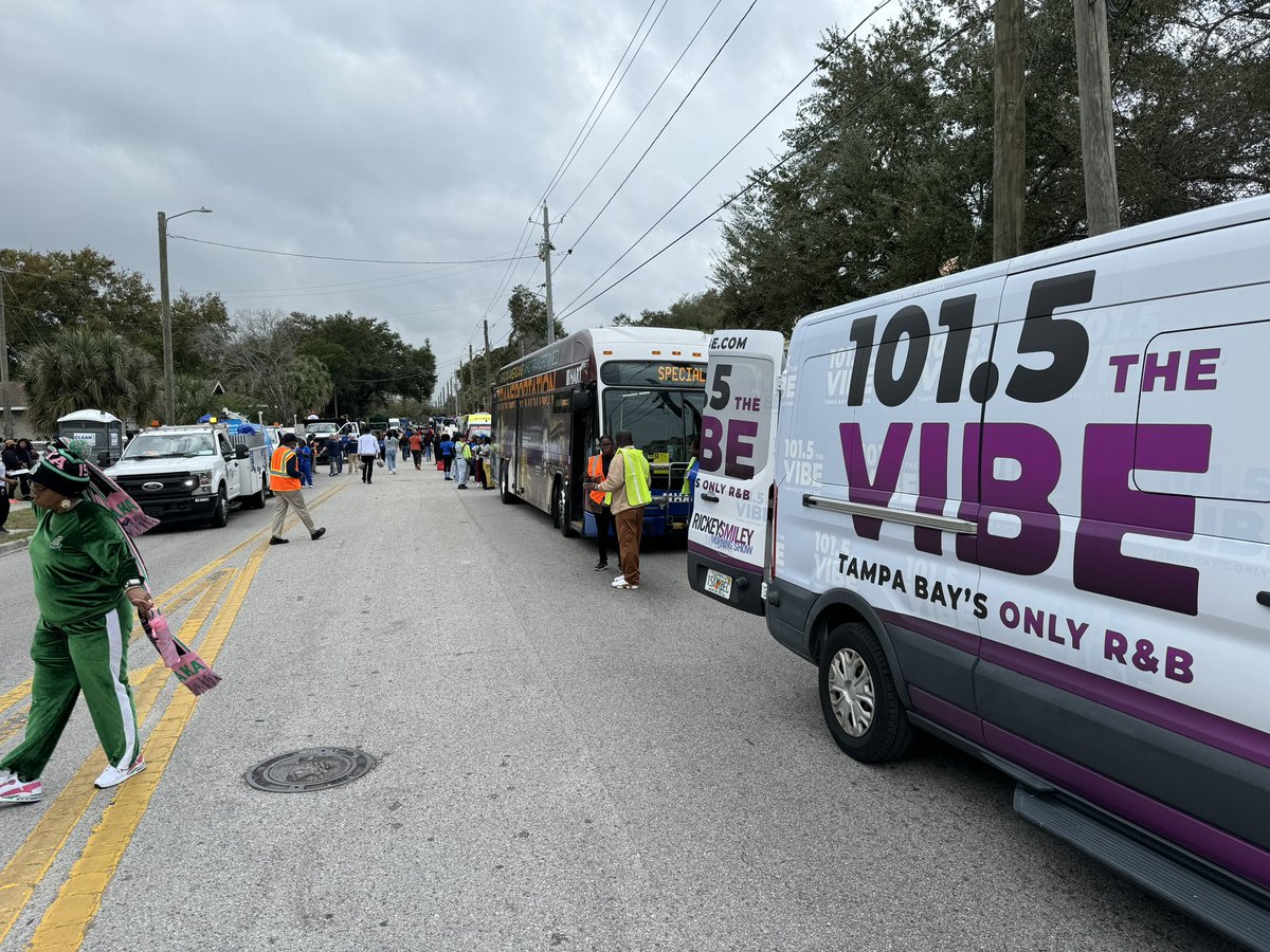 MikeOliviero's tweet image. Parade ready #MLKJrParadeTampa #VibeWithUs @1015vibe #MLKDay
