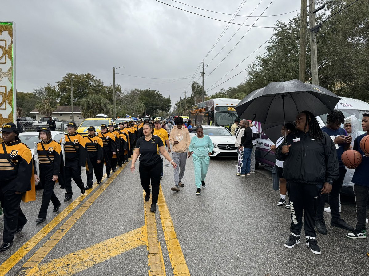 MikeOliviero's tweet image. Parade ready #MLKJrParadeTampa #VibeWithUs @1015vibe #MLKDay