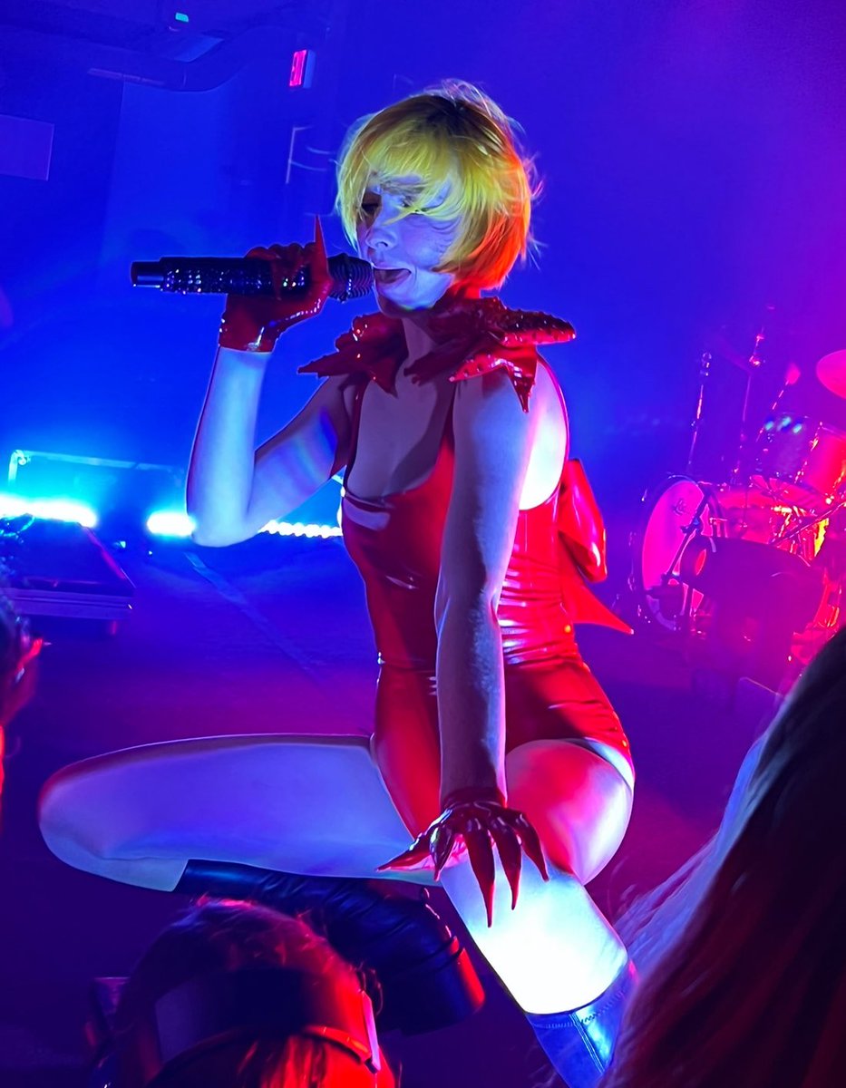 PerryPlatypus8's tweet photo. @TessaViolet I think you are awesome in every way… these were just bad timing photos 😂 https://t.co/6i0GVIlM2z