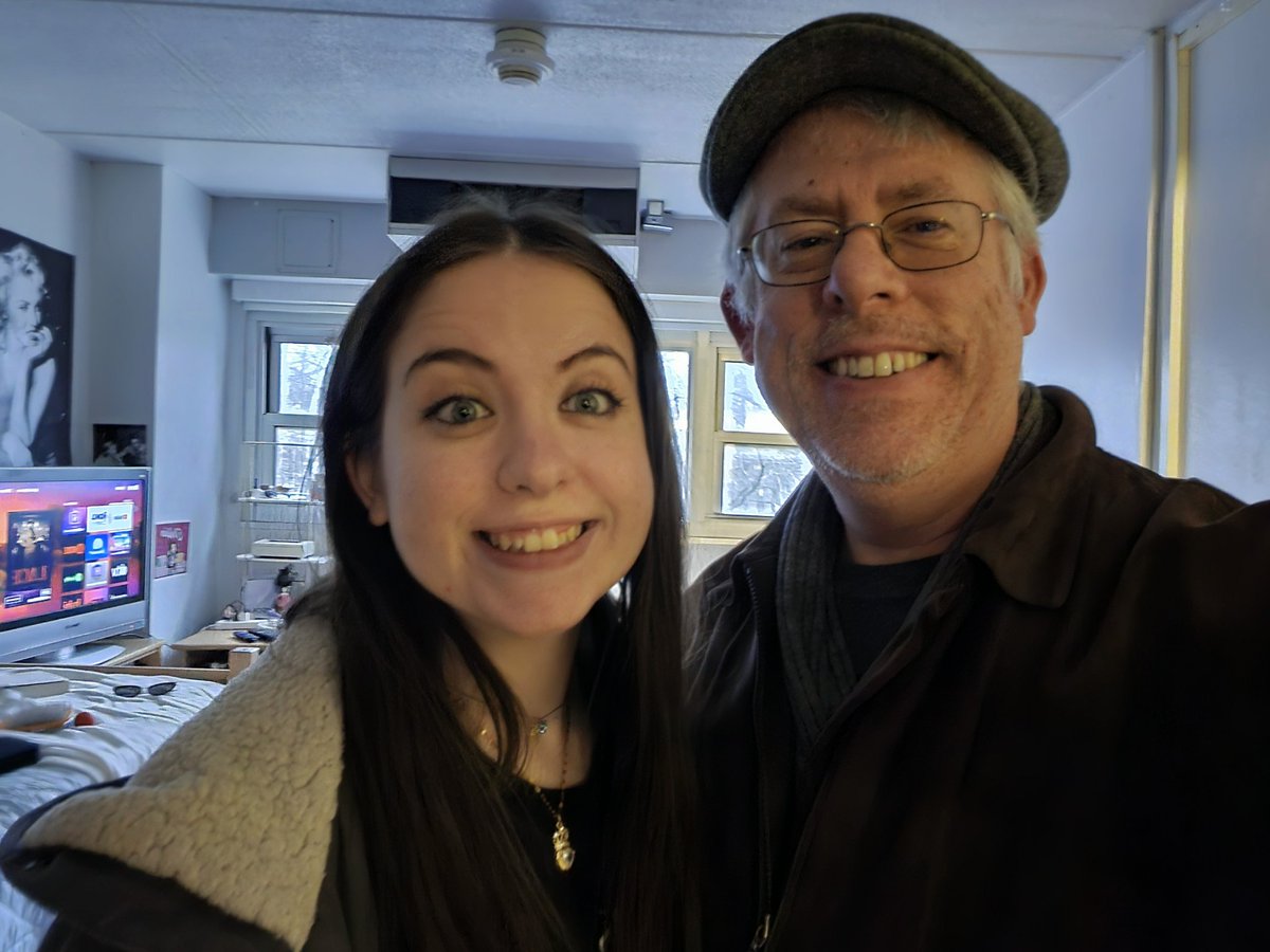 brian_bonafitz's tweet photo. Another semester at @KeanUniversity begins for our middle daughter, Elise! We are so proud of you...❤️ u 3000!! #MondayNightFitz #DadLife #FitzGirlsRule #KeanDad #CougarsClimbHigher #TheaterGirl https://t.co/SbtutokId5