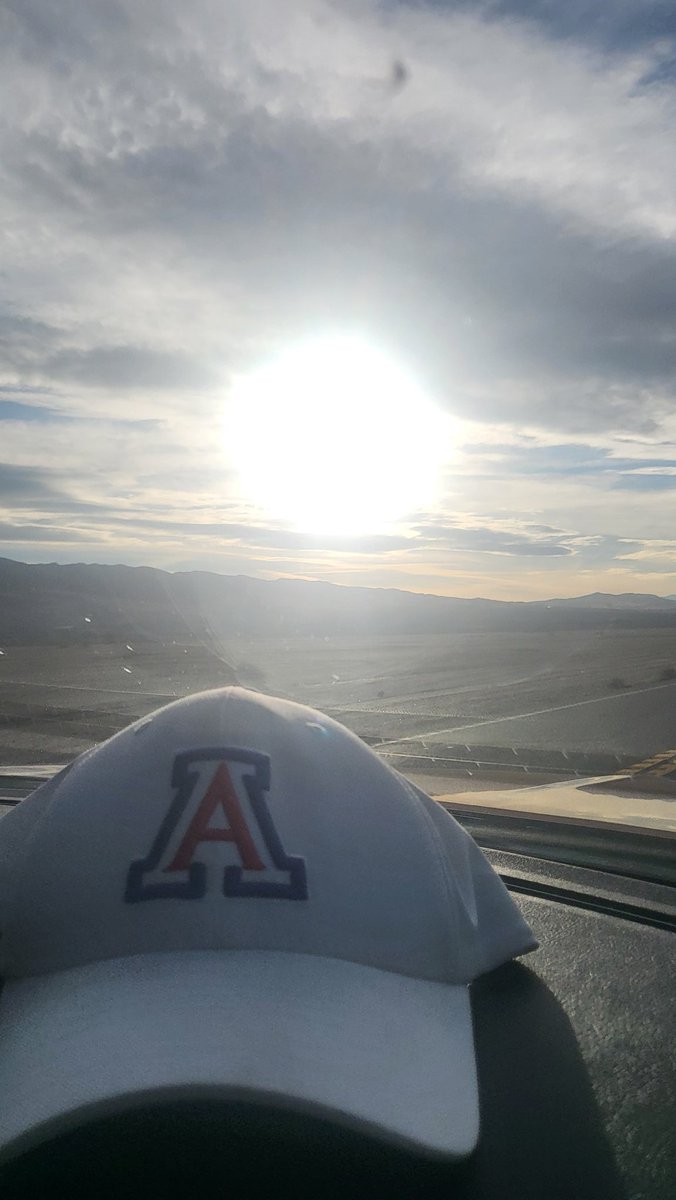 RobertPtwotimes's tweet photo. 15 minutes from home
#backincali @ArizonaFBall https://t.co/74JseB2meX
