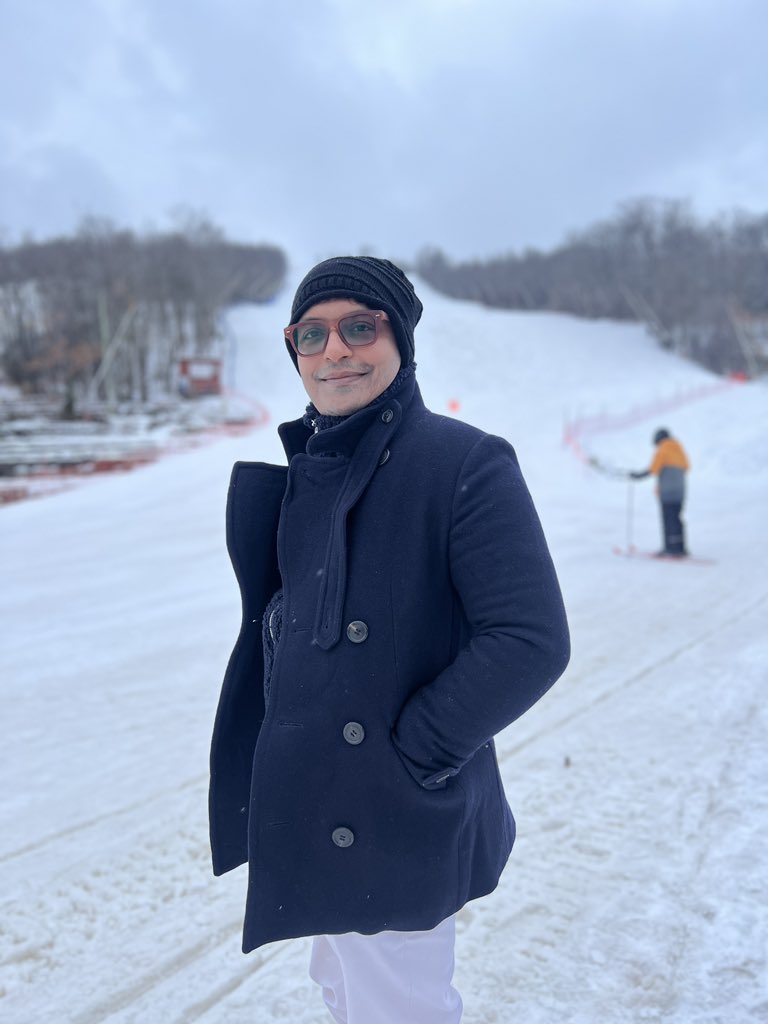 At Blue Mountain!!! 

The incredible beauty of Blue Mountain, Canada's playground for outdoor adventurers.

must visit!!

#paraggmehta #Paragmehtacasting #castingdirector #bluemountains #canada🇨🇦 #canadaswonderland