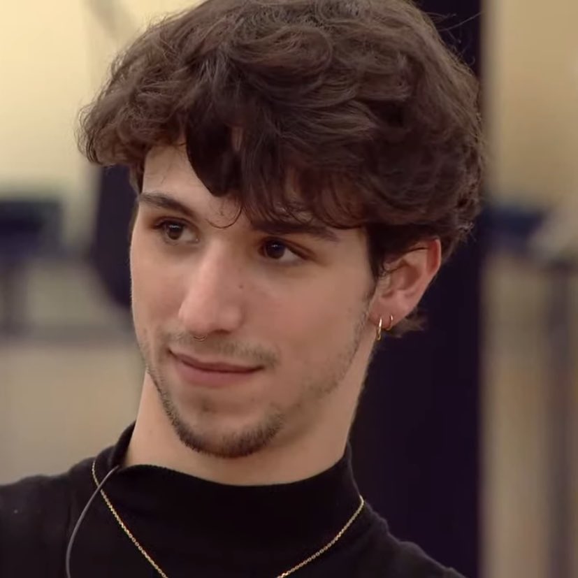 porque necesita los 3000€ para poder ir a un concierto de ariana grande cuando haga tour… ALVARO MAYO NOMADA FAVORITO
 #OTGala7