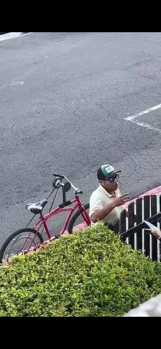 Por distintos barrios de Maldonado andan estafadores disfrazados de afiladores y engañan mujeres  dándoles un precio irrisorio antes y queriéndo cobrar 10, 20 o 30 veces al terminar. Seguramente ni afilar sepan. Van fotos para que nadie caiga y los denuncie