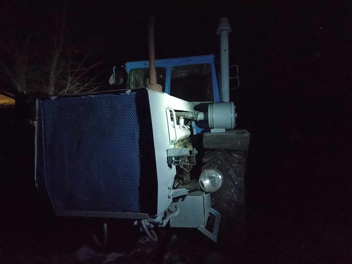 EL4UKR_Harley's tweet image. Tractor has arrived and just done 40kms tonight 🇺🇦

Let&apos;s get these fields demined and back to work! Thanks to the community!

#Ukraine️ #demining #Fellas #NAFO